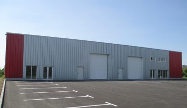 Cladire-hangar pentru asamblarea de masini si echipamente