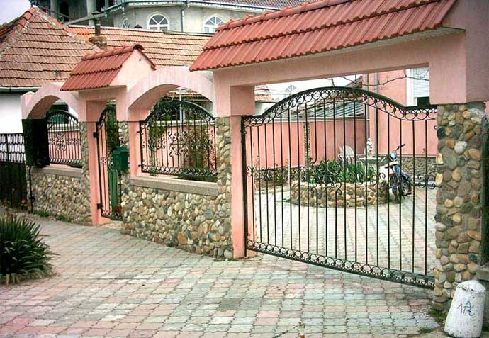 Ce tip de poarta sa alegi pentru curtea casei tale?