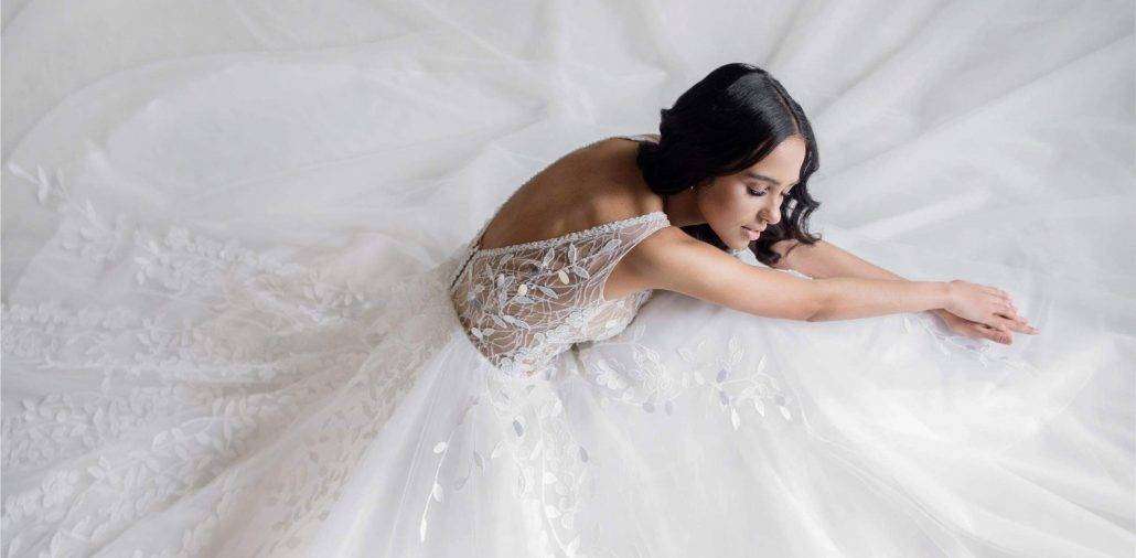 Cum merg cu planurile tale de nunta? Unul dintre cele mai interesante momente este alegerea rochiei de mireasa, pentru ca cu siguranta vei dori sa arati uimitor in ziua nuntii tale.