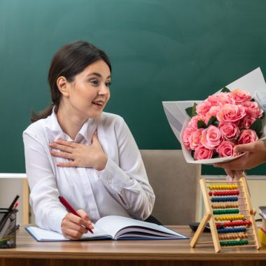 Buchetul potrivit pentru profesori, gest simbolic sau eleganță clasică?